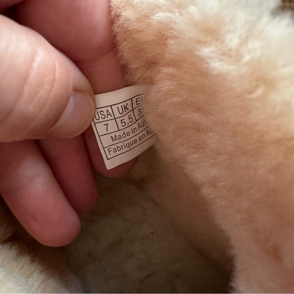 🩶SOLD🩶UGG | EUC - Classic Ultra Mini Booties - Size 7 - Chesnut - Picture 11 of 14
